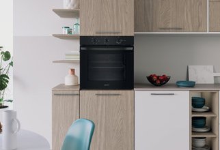 Indesit ugradbena pećnica IO 235H B