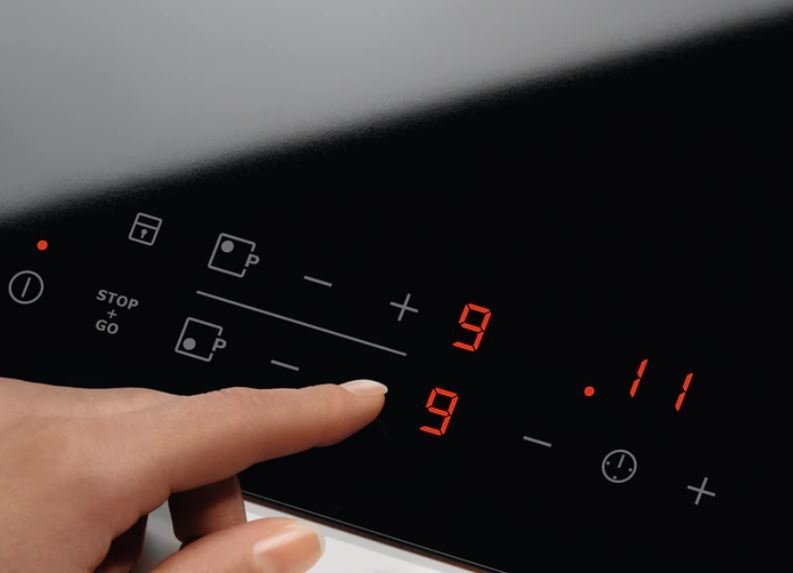 Electrolux ugradbena ploča EHF6342XOK