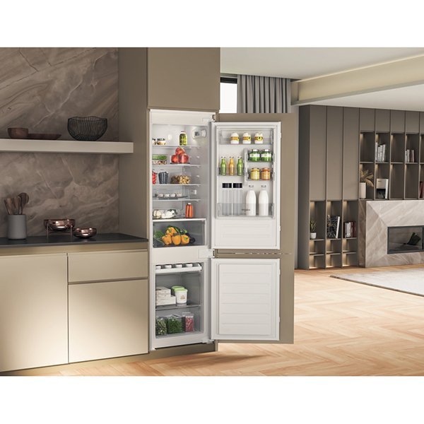 Whirlpool ugradbeni frižider WHC18D051A1
