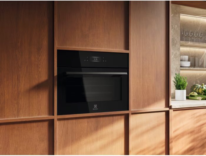 Electrolux ugradbena pećnica LVL8E09Z