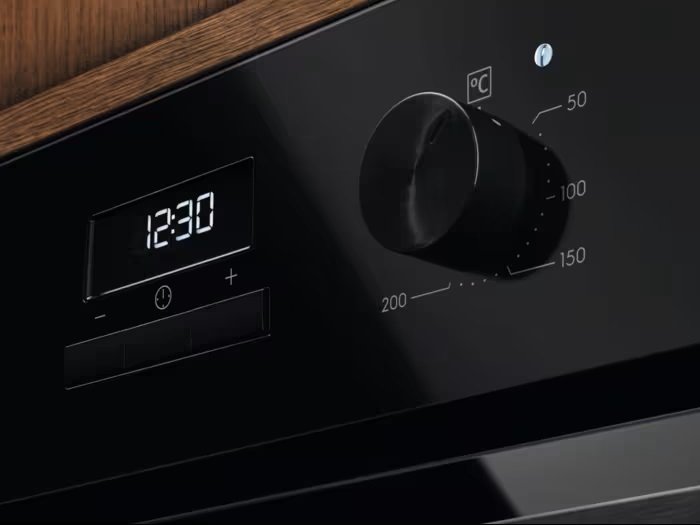 Electrolux ugradbena pećnica LOH3H00BK